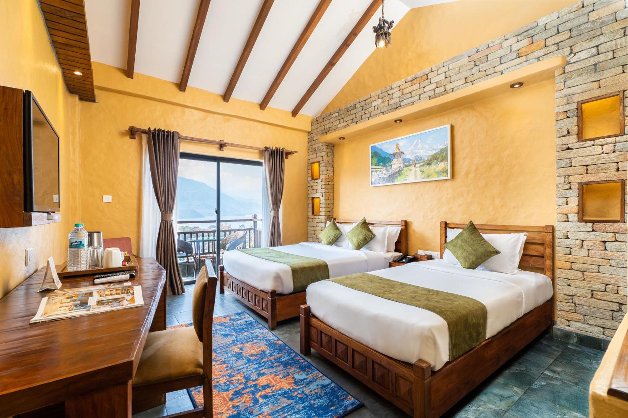 Bar Peepal Resort Pokhara Exterior foto Deluxe Room