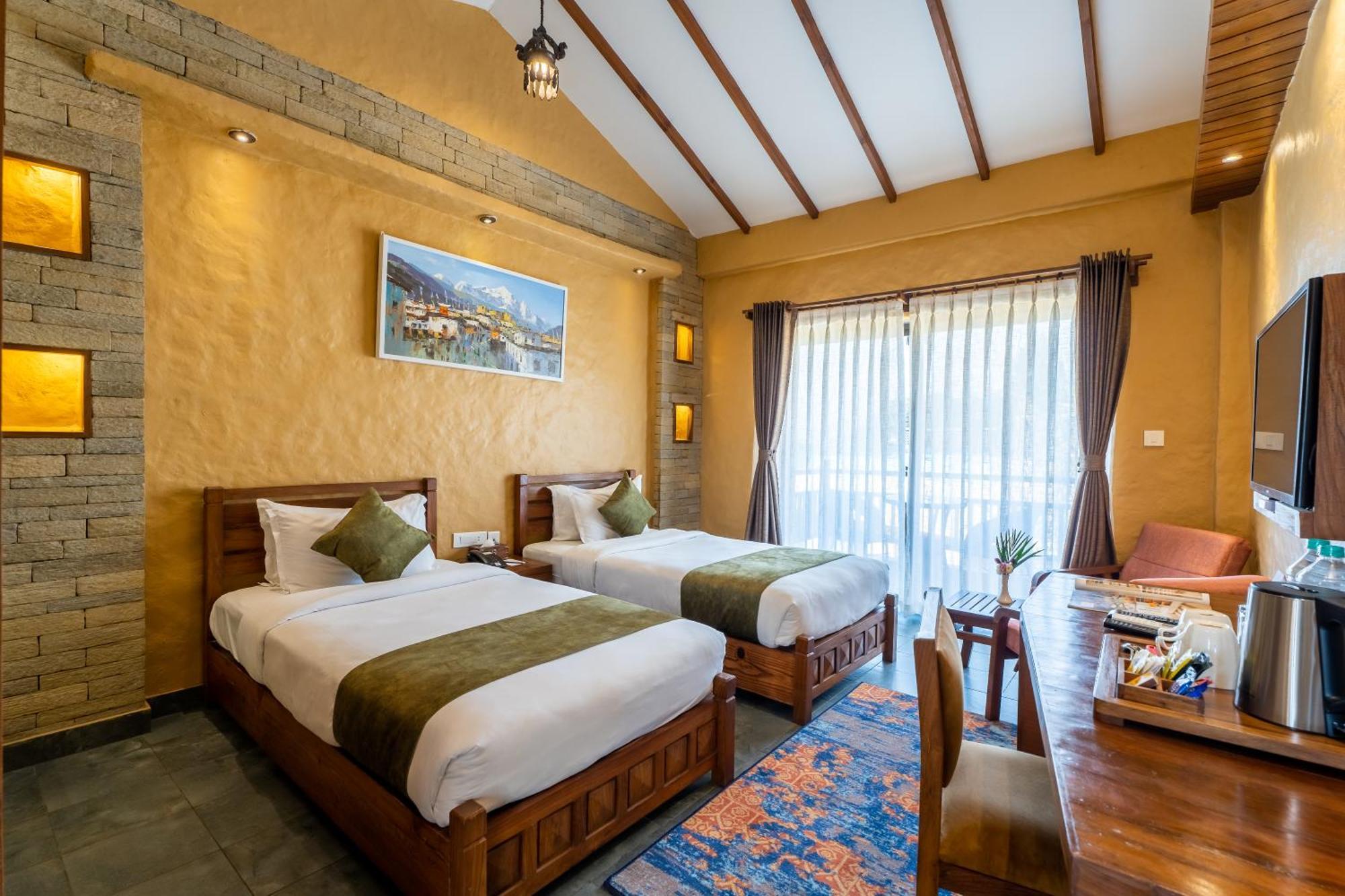 Bar Peepal Resort Pokhara Exterior foto Deluxe Room